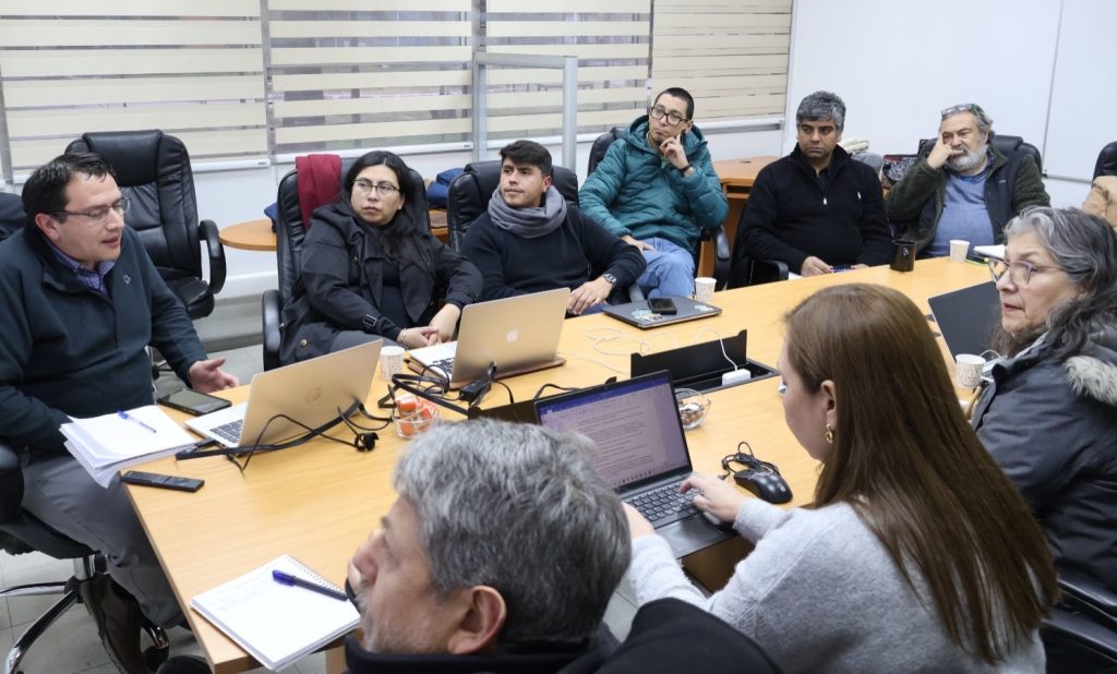 Facultad de Ciencias Básicas analiza resultados de encuesta a titulados y empleadores para fortalecer la formación UMCE