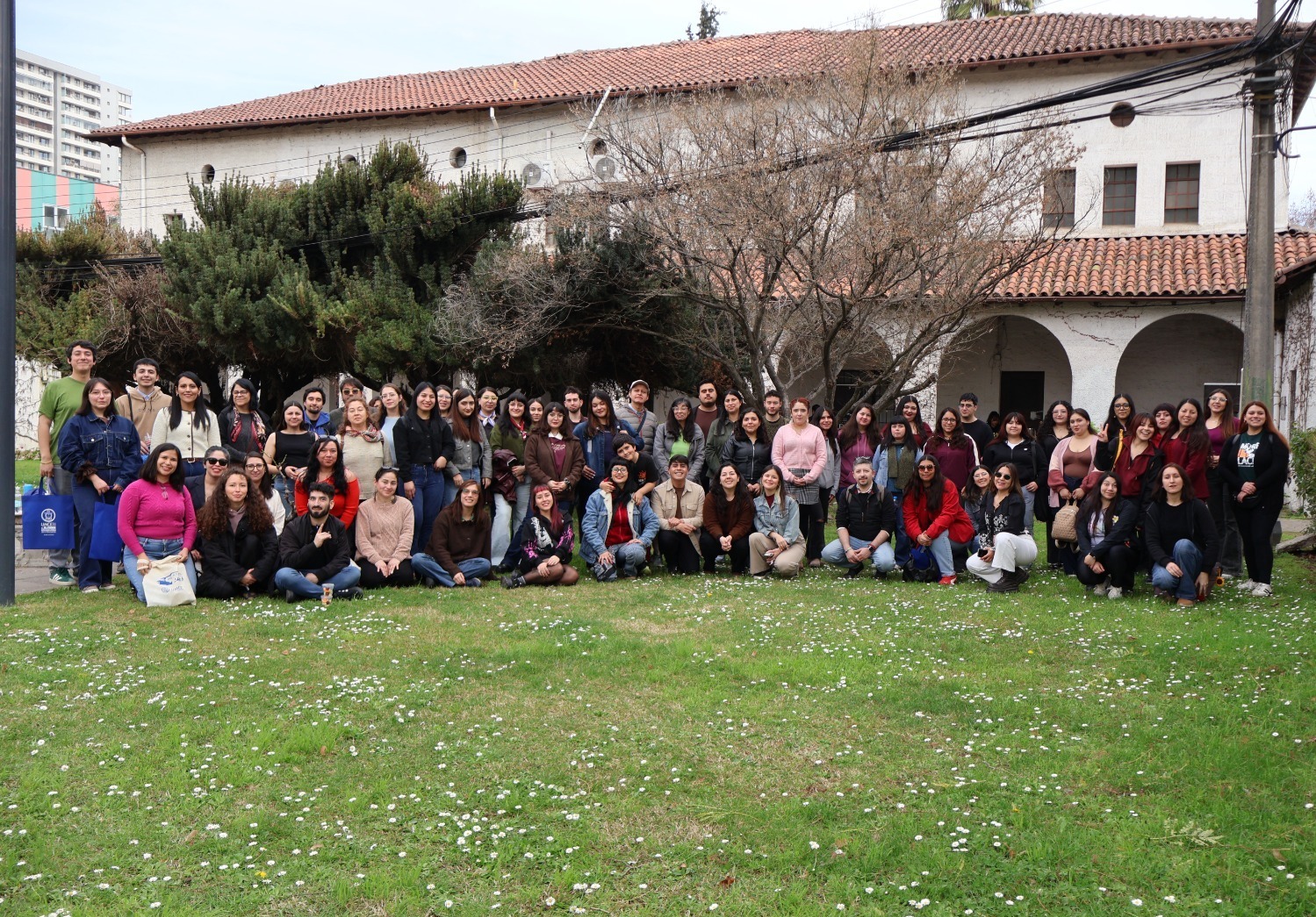 organizada por la Oficina de Egresados/as de la Dirección de Vinculación con el Medio y Extensión reunió a profesionales en torno a cuatro talleres sobre innovación pedagógica, inclusión, convivencia escolar y neurociencias, fortaleciendo el vínculo permanente con la Universidad.