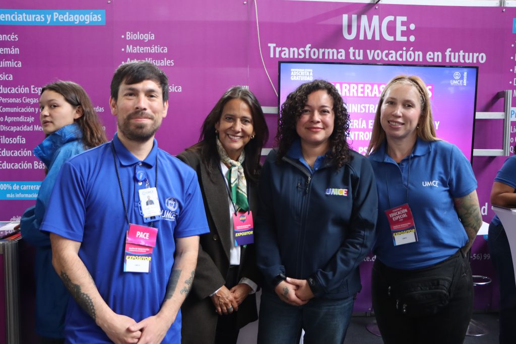 UMCE participó de la Feria SIAD para entregar orientación vocacional a escolares de 4° medio UMCE — IMG 4243