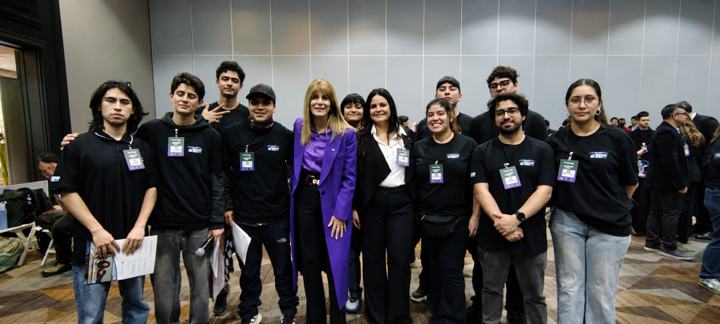UMCE lleva la formación docente al principal encuentro de hidrógeno verde de Latinoamérica congreso CO