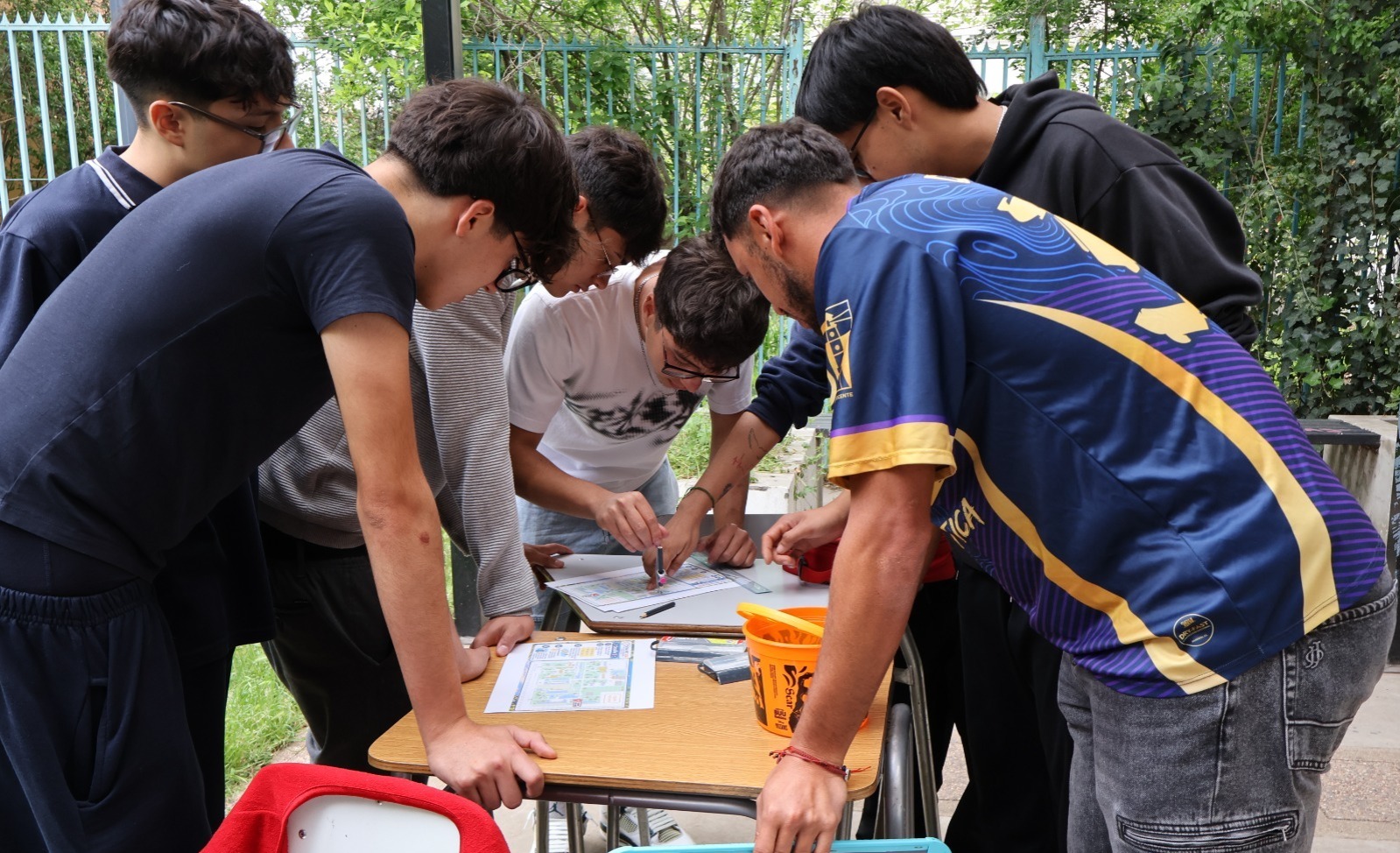 La cuarta Feria Escolar de Matemática FerMat UMCE 2026 reunió a comunidades educativas en torno a experiencias de geometría, modelación, simulación y tecnologías.