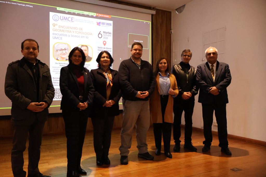 9° Encuentro de Geometría y Topología acercó la matemática a comunidades escolares en la UMCE 9º Encuentro de Geometría y Topología: escuelas y liceos en la UMCE, una jornada que invitó a estudiantes y docentes a descubrir nuevas formas de aproximarse a la matemática