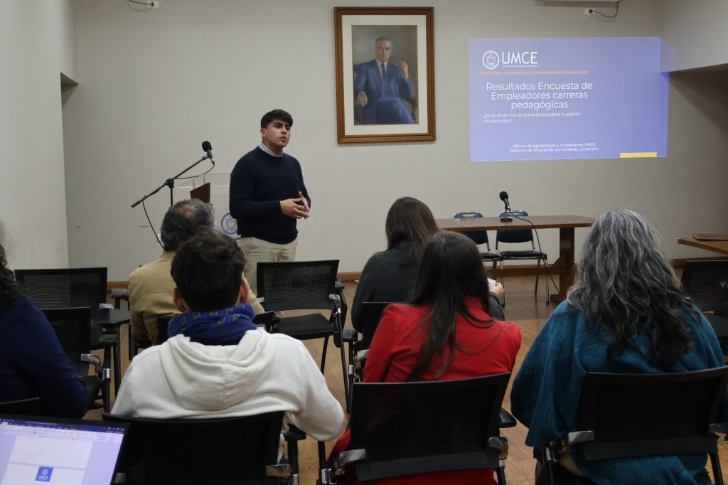 Encuesta a Instituciones Empleadoras 2025 entrega información sobre fortalezas y oportunidades de mejora en la formación de titulados y tituladas UMCE
